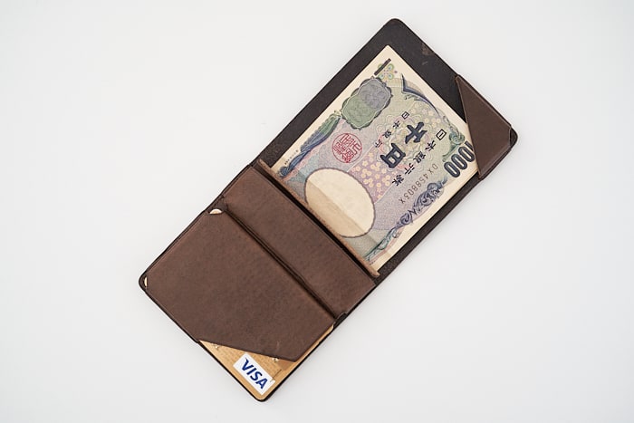 小さな薄い財布 HITOE FOLD レビュー：小さいけどちゃんと格好良い 